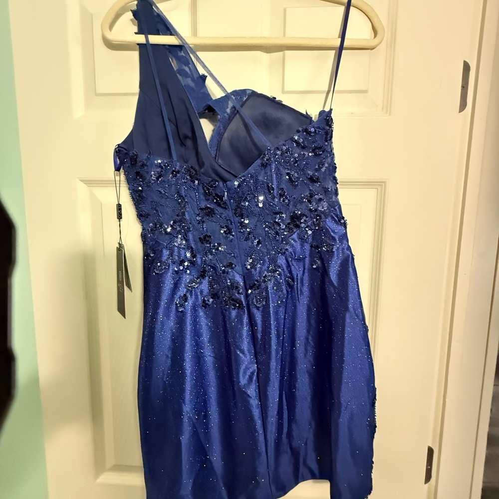 Elegant One-Shoulder Navy Dress - Picture 6 of 6